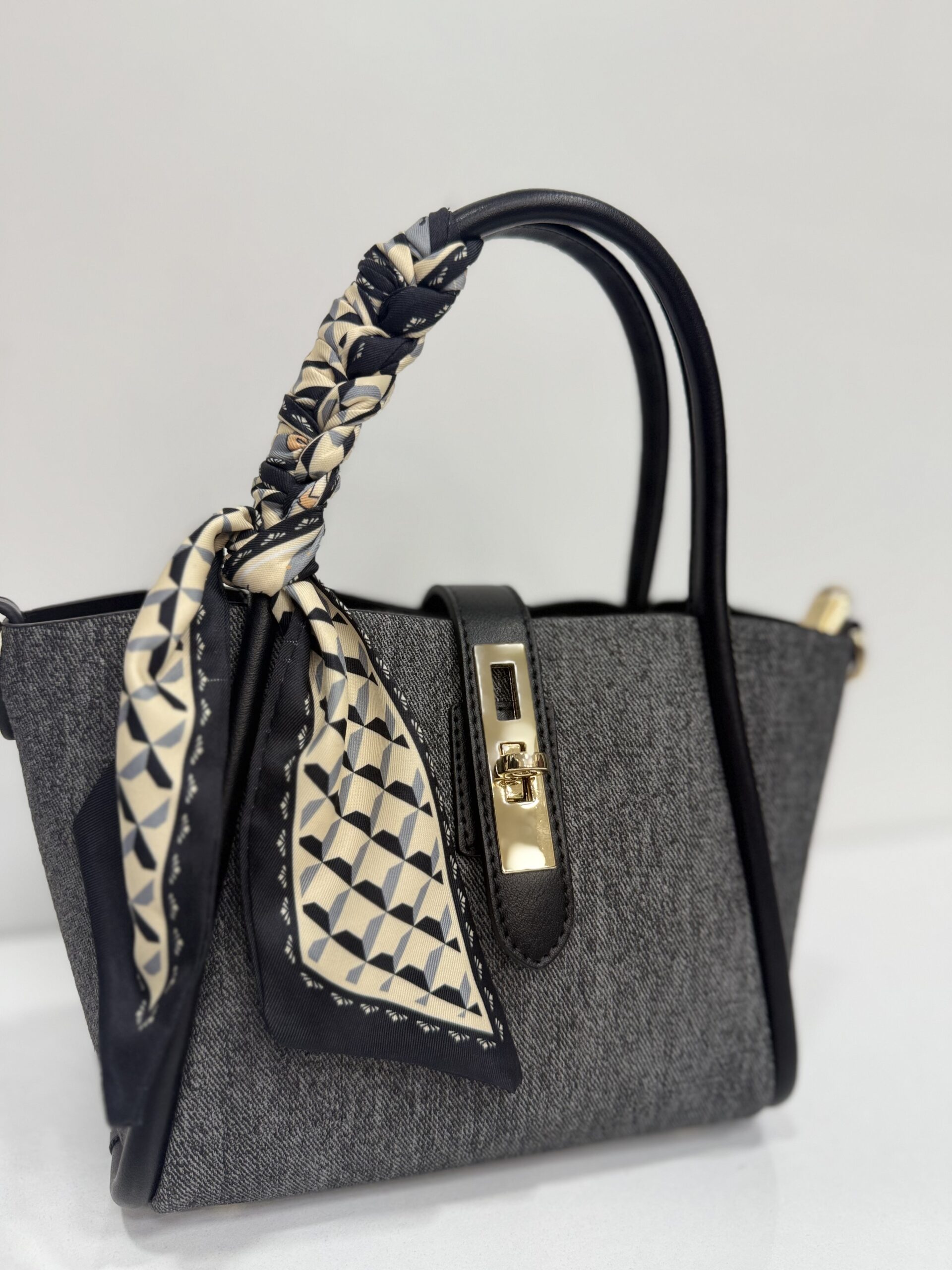 KRİSTE BELL FULAR DETAYLI OMUZ ÇANTASI